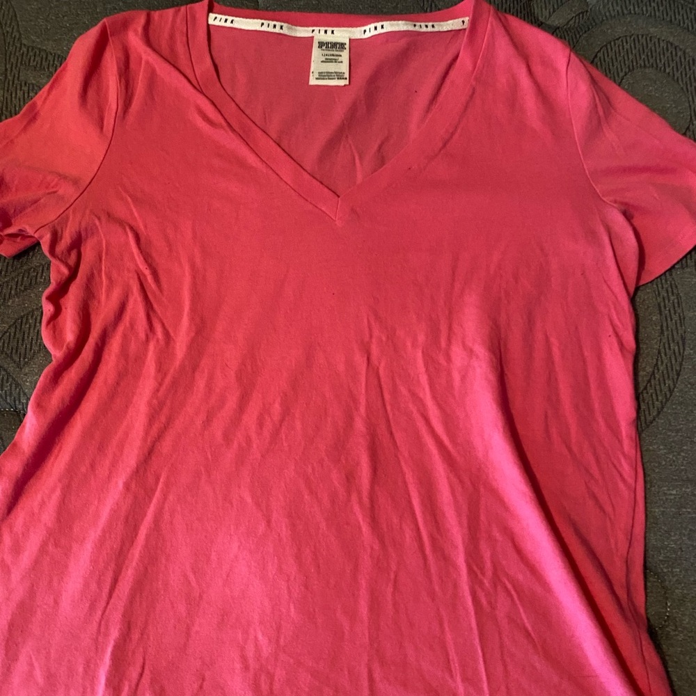 VS Pink basic V neck tshirt